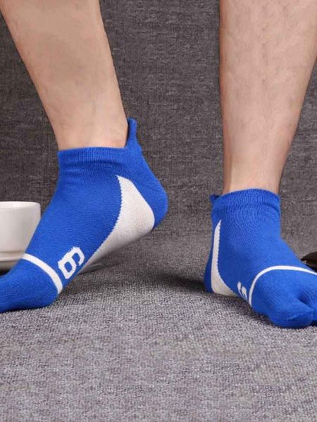 sports socks split toe breathable running five-finger men solid color sweat-absorbent mixed, Black
sports socks split toe breathable running five-finger men solid color sweat-absorbent mixed, Black