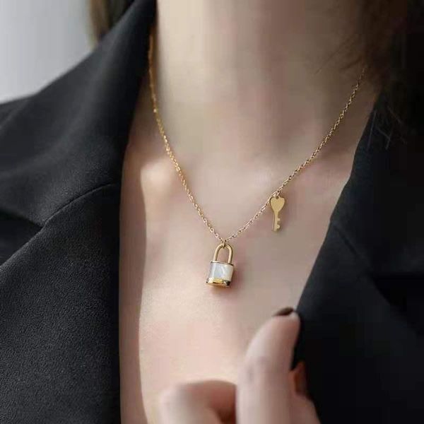 chains shell clavicle chain lock key pendants personality stainless steel necklace for women simple fashion jewelry creativity gifts, Silver
chains shell clavicle chain lock key pendants personality stainless steel necklace for women simple fashion jewelry creativity gifts, Silver