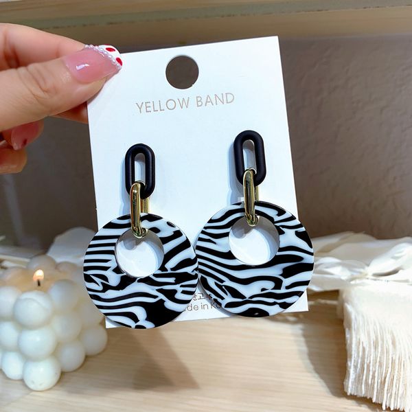 acrylic geometric leopard grain circle earrings designer dangle & chandelier silver 925 simple and versatile style geometry silvers needle e
acrylic geometric leopard grain circle earrings designer dangle & chandelier silver 925 simple and versatile style geometry silvers needle e