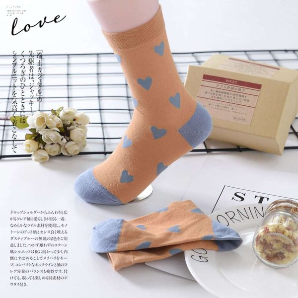 spring and autumn lovely cotton socks women's middle tube fashion girl students warm versatile comfortable, Black;white
spring and autumn lovely cotton socks women's middle tube fashion girl students warm versatile comfortable, Black;white