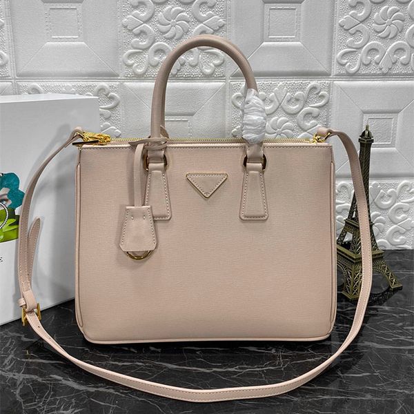 leather women shoulder bag chest pack lady tote messenger fashion classic crossbody bags handbags purses
leather women shoulder bag chest pack lady tote messenger fashion classic crossbody bags handbags purses