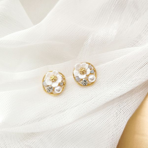 s925 silver needle flower circle earrings fairy temperament korean literary palace style simple
s925 silver needle flower circle earrings fairy temperament korean literary palace style simple