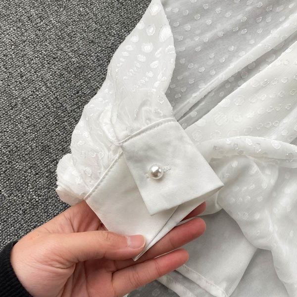 women's blouses & shirts 2021 spring blouse korean v-neck bow puff sleeve loose wave point chiffon shirt d0140, White
women's blouses & shirts 2021 spring blouse korean v-neck bow puff sleeve loose wave point chiffon shirt d0140, White