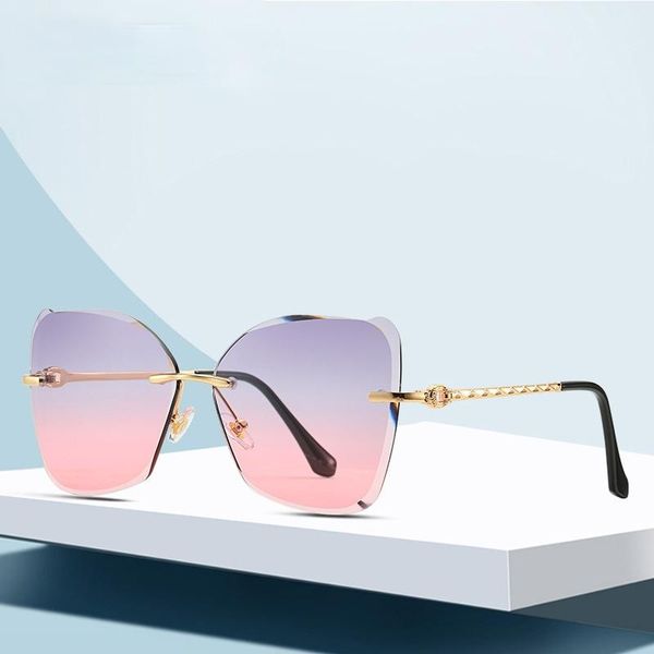 sunglasses 2021 square frame design ocean star trend hollow irregular uv400, White;black
sunglasses 2021 square frame design ocean star trend hollow irregular uv400, White;black