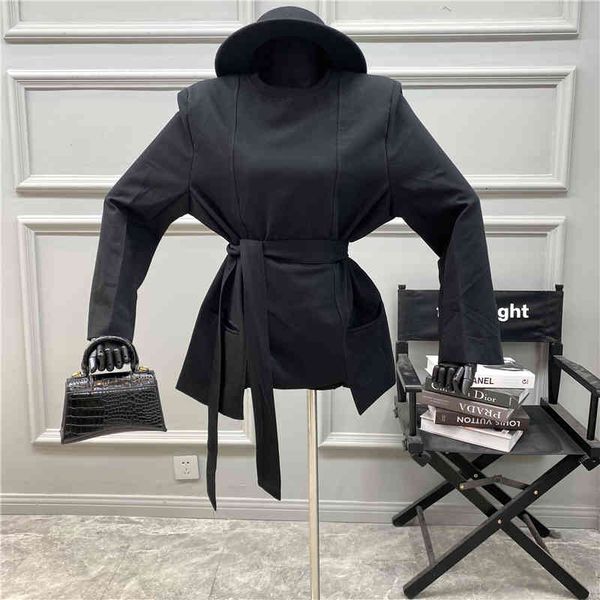 hoodies improving niche sweater design with stylish personality line pressing vertical strap waist pocket, Black
hoodies improving niche sweater design with stylish personality line pressing vertical strap waist pocket, Black