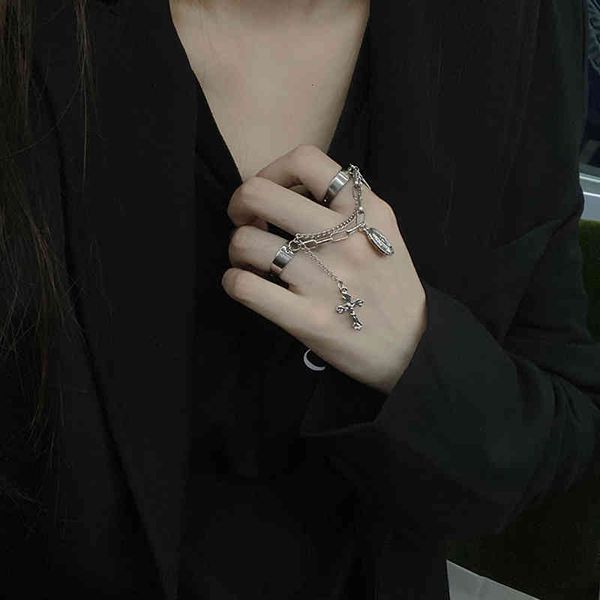 designer rings vintage silver color chain joint sets of for women men jewelry korean version goth 2021 trend punk hip pop finger, Golden;silver
designer rings vintage silver color chain joint sets of for women men jewelry korean version goth 2021 trend punk hip pop finger, Golden;silver