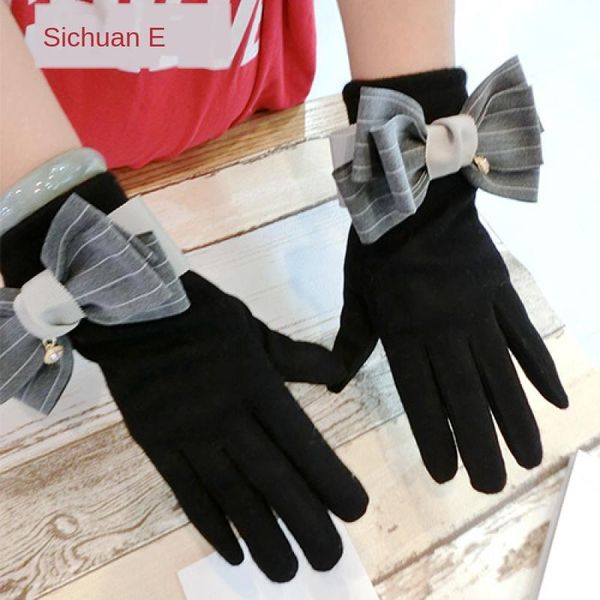 five fingers gloves bowknot rhinestone pendant plus cashmere korean fashion british style lady grey striped finger touch screen, Blue;gray
five fingers gloves bowknot rhinestone pendant plus cashmere korean fashion british style lady grey striped finger touch screen, Blue;gray