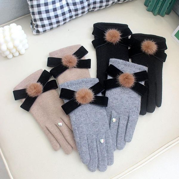 five fingers gloves winter touch screen ladies warm and thick mink hair ball gold velvet bow 2021 latest full finger, Blue;gray
five fingers gloves winter touch screen ladies warm and thick mink hair ball gold velvet bow 2021 latest full finger, Blue;gray