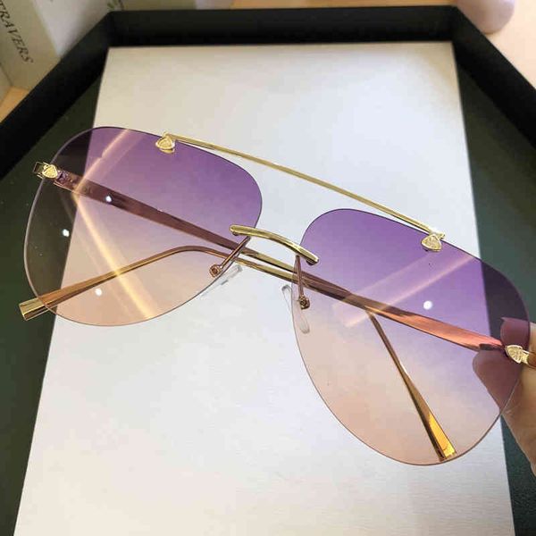 2021 summer fashion luxury metal frame gradient pilot sunglasses women 2021 retro brand designer trending female shades uv400 a520, White;black
2021 summer fashion luxury metal frame gradient pilot sunglasses women 2021 retro brand designer trending female shades uv400 a520, White;black