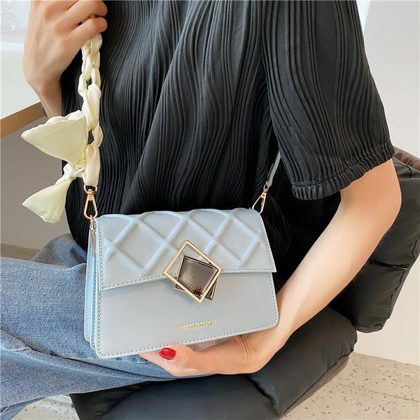 evening bags chain solid color simple small square bag 2021 summer high-quality pu leather luxury designer one-shoulder messenger sac
evening bags chain solid color simple small square bag 2021 summer high-quality pu leather luxury designer one-shoulder messenger sac