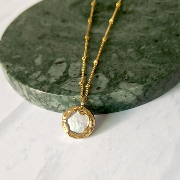 chokers french vintage circle gold freshwater pearl pendant necklace for women girls round bead chain irregular metal jewelry, Golden;silver
chokers french vintage circle gold freshwater pearl pendant necklace for women girls round bead chain irregular metal jewelry, Golden;silver