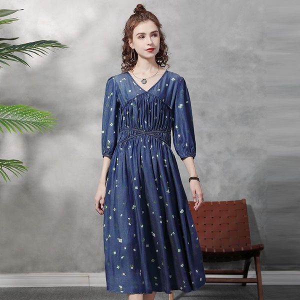casual dresses fall 2021 women's fashion floral blue long dress plus size korean women v-neck clothing vintage elegant designer, Black;gray
casual dresses fall 2021 women's fashion floral blue long dress plus size korean women v-neck clothing vintage elegant designer, Black;gray