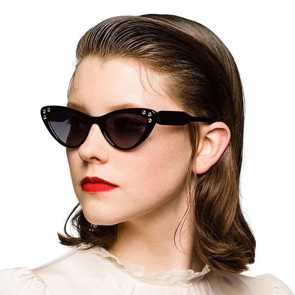 sunglasses fashion cat's eye small frame point drill women's personality versatile glasses 18006, White;black
sunglasses fashion cat's eye small frame point drill women's personality versatile glasses 18006, White;black
