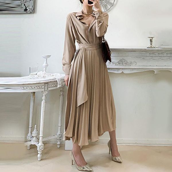 casual dresses temperament lapel single breasted dress women's spring 2021 glossy lace up waist pleated mid-calf shirt, Black;gray
casual dresses temperament lapel single breasted dress women's spring 2021 glossy lace up waist pleated mid-calf shirt, Black;gray