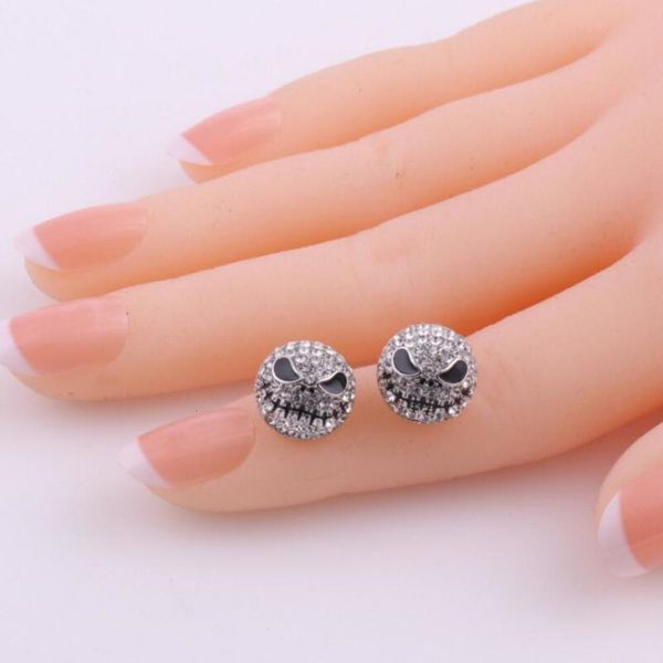 fashion simple inlaid earrings personalized color separation earrings
fashion simple inlaid earrings personalized color separation earrings