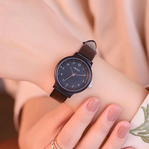wristwatches simple leather belt couple watch black men female students waterproof quartz sports, Slivery;brown
wristwatches simple leather belt couple watch black men female students waterproof quartz sports, Slivery;brown