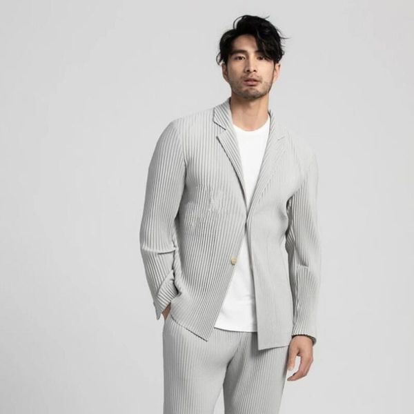 men's suits & blazers wear pleated clothes japanese stretch fabric all-match suit coat casual notched collar for male 2021 w2278, White;black
men's suits & blazers wear pleated clothes japanese stretch fabric all-match suit coat casual notched collar for male 2021 w2278, White;black