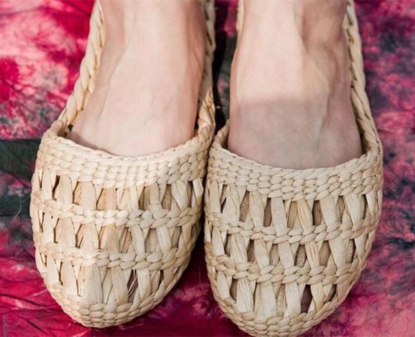 slippers summer fashion home shoes women's straw couple handmade chinese style comfortable sandals, Black
slippers summer fashion home shoes women's straw couple handmade chinese style comfortable sandals, Black