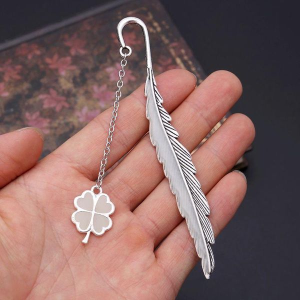 glow in the dark luminous book marker creative feather clover bookmark label school office stationery t5ua 
glow in the dark luminous book marker creative feather clover bookmark label school office stationery t5ua