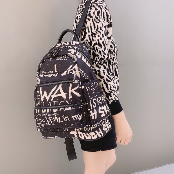 bags wallet backpack 2021 winter ins trend foreign style leisure large capacity fashionable oxford cloth with leather letter, Black;red
bags wallet backpack 2021 winter ins trend foreign style leisure large capacity fashionable oxford cloth with leather letter, Black;red