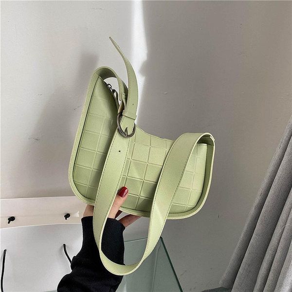 vintage underarm handbag 2021 fashion air simple one-shoulder personality mesh red stiletto bag totes
vintage underarm handbag 2021 fashion air simple one-shoulder personality mesh red stiletto bag totes
