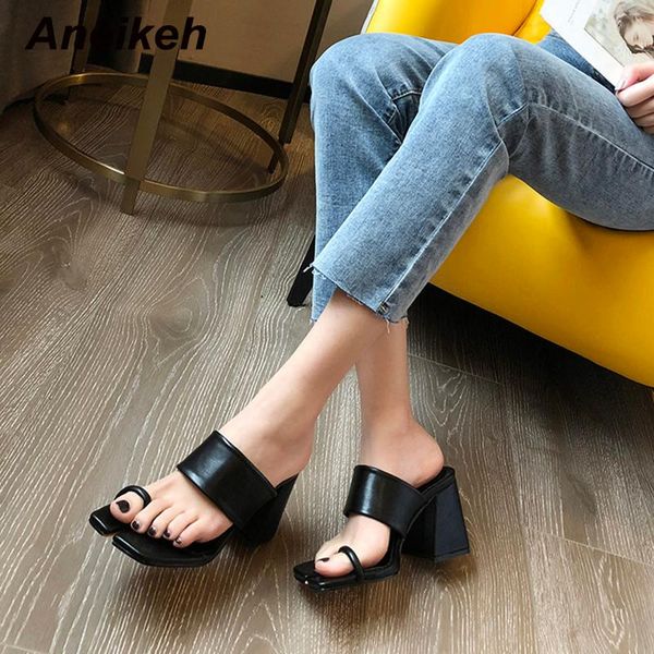 aneikeh women shoes summer solid pleated slippers square toe pu slides outside black size 35-39 head peep fashion 2021
aneikeh women shoes summer solid pleated slippers square toe pu slides outside black size 35-39 head peep fashion 2021