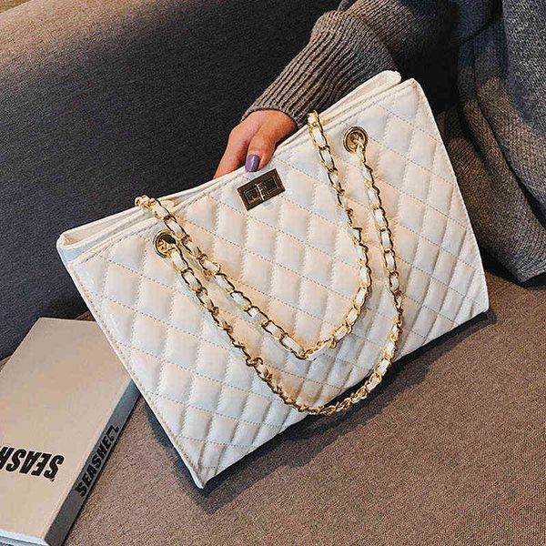 shoulder bags large luxury brand women handbags new patent leather women's designer crossbody chain female travel bag 1115
shoulder bags large luxury brand women handbags new patent leather women's designer crossbody chain female travel bag 1115