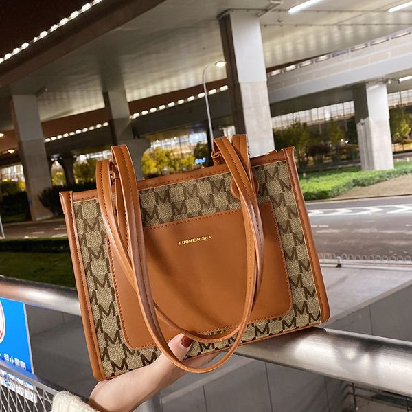 hangbags autumn and winter small bag 2021 female minority commuter shoulder fashion versatile ins tote
hangbags autumn and winter small bag 2021 female minority commuter shoulder fashion versatile ins tote