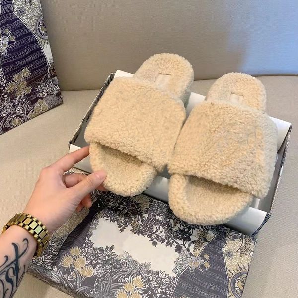 2021 luxury designer women slippers letter print fur wool fluffy furry warm winter necessary indoor flat soled shoes soft comfortable ladies, Black
2021 luxury designer women slippers letter print fur wool fluffy furry warm winter necessary indoor flat soled shoes soft comfortable ladies, Black