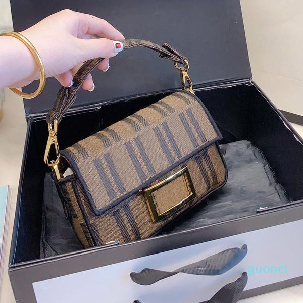 crossbody bag travel bag clutch fashion hardware envelope flap letter embroidery women postman retro messenger canvas2021
crossbody bag travel bag clutch fashion hardware envelope flap letter embroidery women postman retro messenger canvas2021