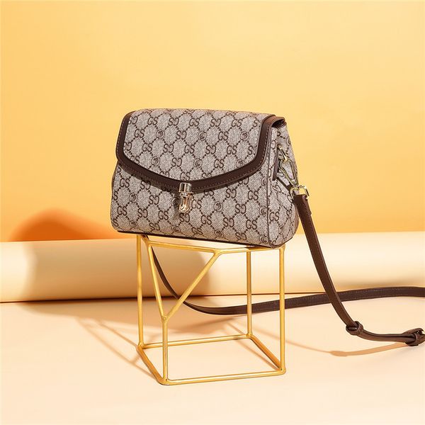 carlo daisy new style women's bag messenger single shoulder bag fine belt small square designer handbags
carlo daisy new style women's bag messenger single shoulder bag fine belt small square designer handbags