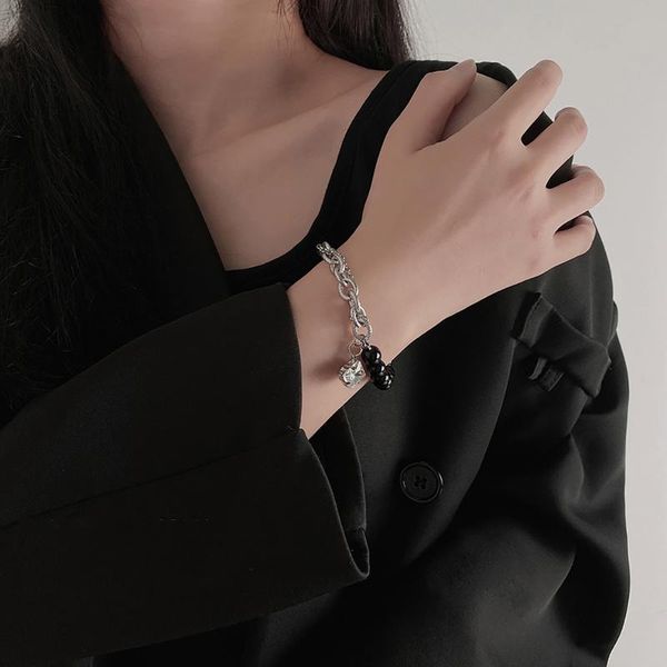 charm bracelets moloye 2021ins niche design sense personality trendy brand sweet cool black and white color matching cold wind bracelet fema, Golden;silver
charm bracelets moloye 2021ins niche design sense personality trendy brand sweet cool black and white color matching cold wind bracelet fema, Golden;silver