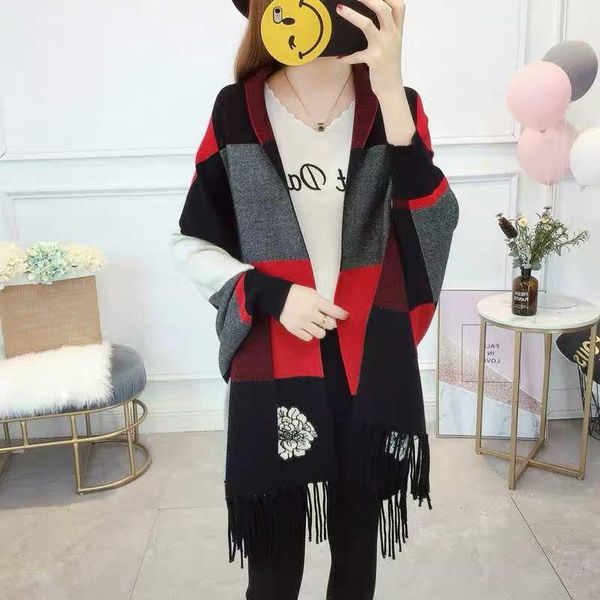 scarves 2021 autumn winter women plaid knit wool pashmina custom embroidery fringe shawl wraps poncho sweater with sleeves mujer, Blue;gray
scarves 2021 autumn winter women plaid knit wool pashmina custom embroidery fringe shawl wraps poncho sweater with sleeves mujer, Blue;gray
