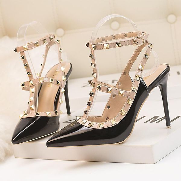 dress shoes woman nightclub stiletto heels patent-leather metallic rivet hollow roman fashion sandals, Black
dress shoes woman nightclub stiletto heels patent-leather metallic rivet hollow roman fashion sandals, Black