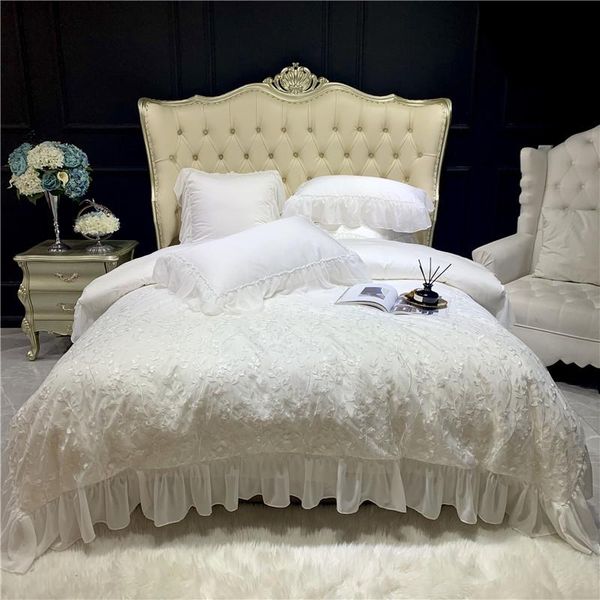bedding sets luxury white lace design embroidery egyptian cotton duvet cover bed linen fitted sheet pillowcases bedclothes king 4/6 pc
bedding sets luxury white lace design embroidery egyptian cotton duvet cover bed linen fitted sheet pillowcases bedclothes king 4/6 pc