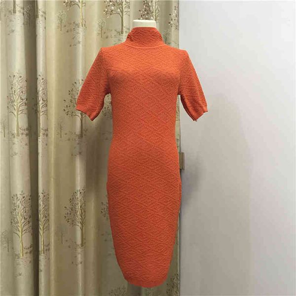 2022 factory wholesale new summer fashion zipper hollow out f letter ice silk short sleeve half high neck sweater dress women, Black;gray
2022 factory wholesale new summer fashion zipper hollow out f letter ice silk short sleeve half high neck sweater dress women, Black;gray