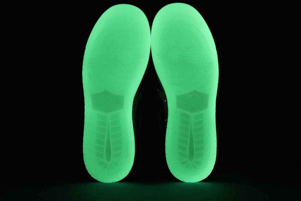 genuine jumpman 1 basketball shoes for men and women luminous panda bottom starry sky couple sports shoelaces shoebox original size 36--47.5
genuine jumpman 1 basketball shoes for men and women luminous panda bottom starry sky couple sports shoelaces shoebox original size 36--47.5
