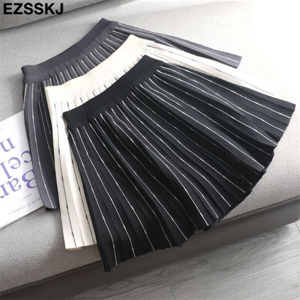autumn winter short pleated skirt for women mini sweater a-line sun high-waist 211214, Black
autumn winter short pleated skirt for women mini sweater a-line sun high-waist 211214, Black