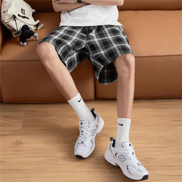 men's shorts 2021 plaid five-point pants summer thin loose large size casual, White;black
men's shorts 2021 plaid five-point pants summer thin loose large size casual, White;black