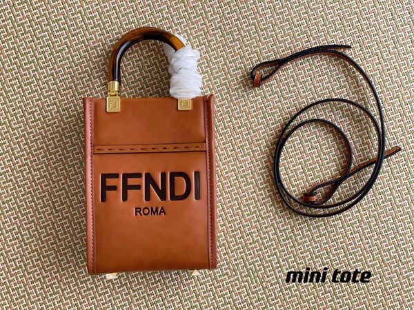 design hand 2021 new fd tote old flower shopping vertical small square bag mini hand ff messenger bag, Red;black
design hand 2021 new fd tote old flower shopping vertical small square bag mini hand ff messenger bag, Red;black