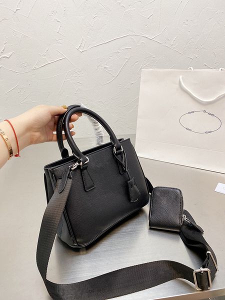2020 new designer handbags women's shoulder bags fashion leather bags women's shoulder handbags wallets
2020 new designer handbags women's shoulder bags fashion leather bags women's shoulder handbags wallets