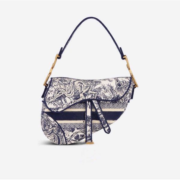 women fabric embroidery purses handbags saddle bag letter metal hardware stirrup closure interior back pocket designer lady adujustable stra
women fabric embroidery purses handbags saddle bag letter metal hardware stirrup closure interior back pocket designer lady adujustable stra