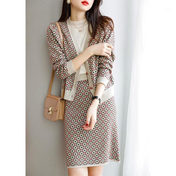 fall jacquard knitted cardigan half skirt foreign style two piece suit women fashion women's tracksuits, Gray
fall jacquard knitted cardigan half skirt foreign style two piece suit women fashion women's tracksuits, Gray