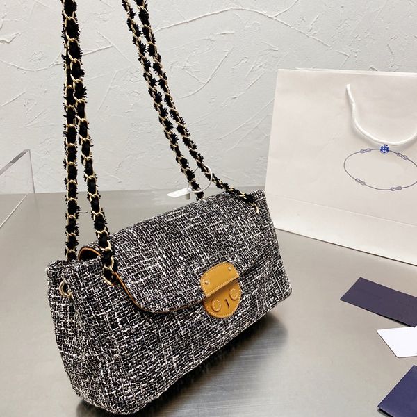 fringed shoulder strap woolen stray bag retro all-match ladies cross body fashion luxury women designer shoulder bags mobile phone handbag
fringed shoulder strap woolen stray bag retro all-match ladies cross body fashion luxury women designer shoulder bags mobile phone handbag