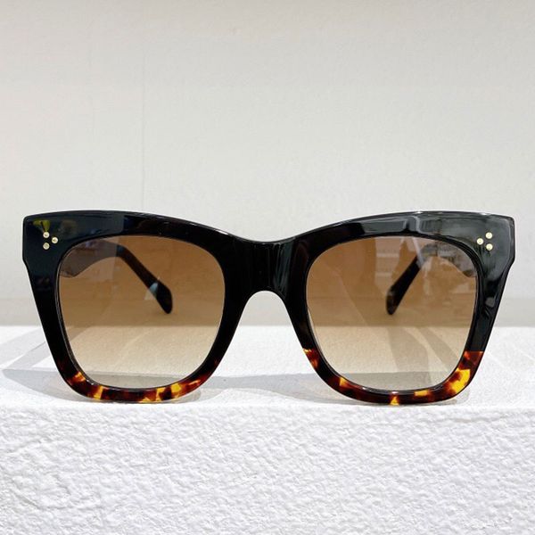 womens sunglasses 4s004 big frame black glasses three-point rivet decoration fashion sunglasses spring/summer travel vacation uv400 eyewear, White;black
womens sunglasses 4s004 big frame black glasses three-point rivet decoration fashion sunglasses spring/summer travel vacation uv400 eyewear, White;black