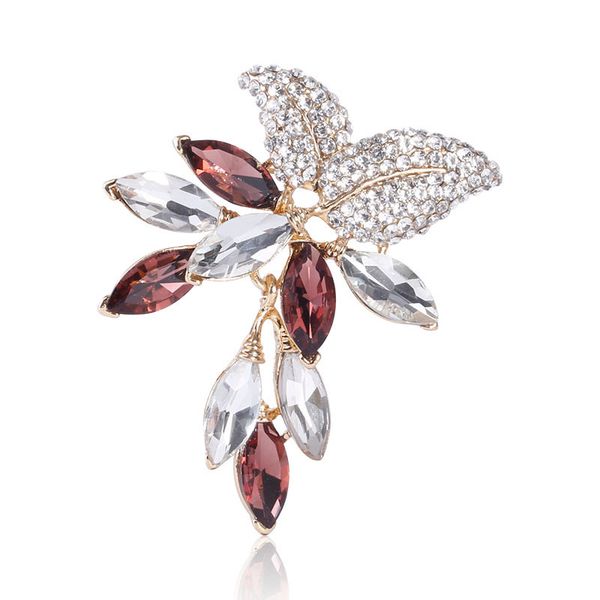 factory popular wholesale fashion temperament crystal diamond brooch versatile collar pin accessories christmas
factory popular wholesale fashion temperament crystal diamond brooch versatile collar pin accessories christmas
