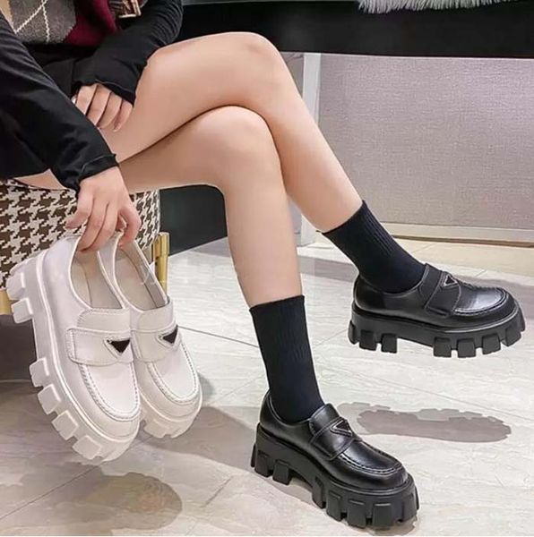 2021s luxury designer women sandals loafer shoes casual shoe soft cowhide rubber platform black patent leather leisure dress round toe slip-
2021s luxury designer women sandals loafer shoes casual shoe soft cowhide rubber platform black patent leather leisure dress round toe slip-