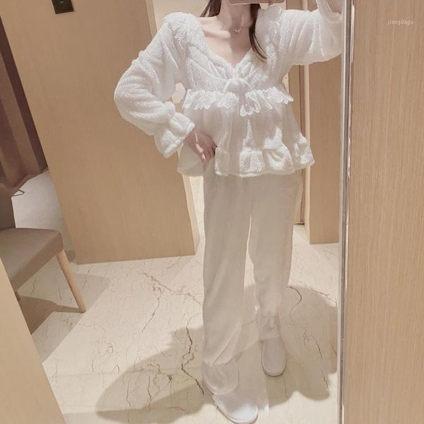 suit in the fall and winter of 2021 lady white bud silk pajamas style web celebrity two-piece outfit men's sleepwear, Black;brown
suit in the fall and winter of 2021 lady white bud silk pajamas style web celebrity two-piece outfit men's sleepwear, Black;brown