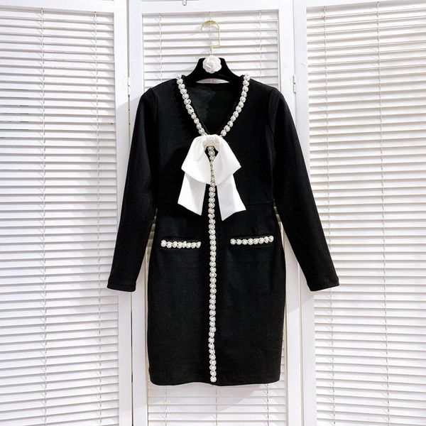 casual dresses 2021 winter style v-neck detachable bow beaded long-sleeved knitted dress, Black;gray
casual dresses 2021 winter style v-neck detachable bow beaded long-sleeved knitted dress, Black;gray