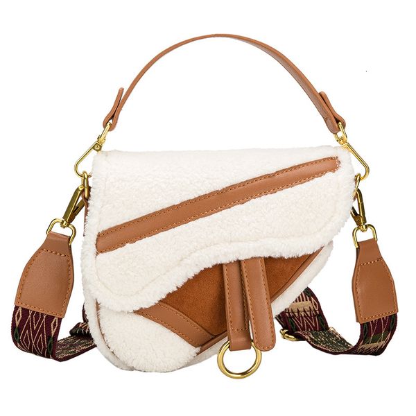 handbag gu shu women's bag 2021 autumn winter leather lamb wool saddle versatile diagonal cross, Black;red
handbag gu shu women's bag 2021 autumn winter leather lamb wool saddle versatile diagonal cross, Black;red
